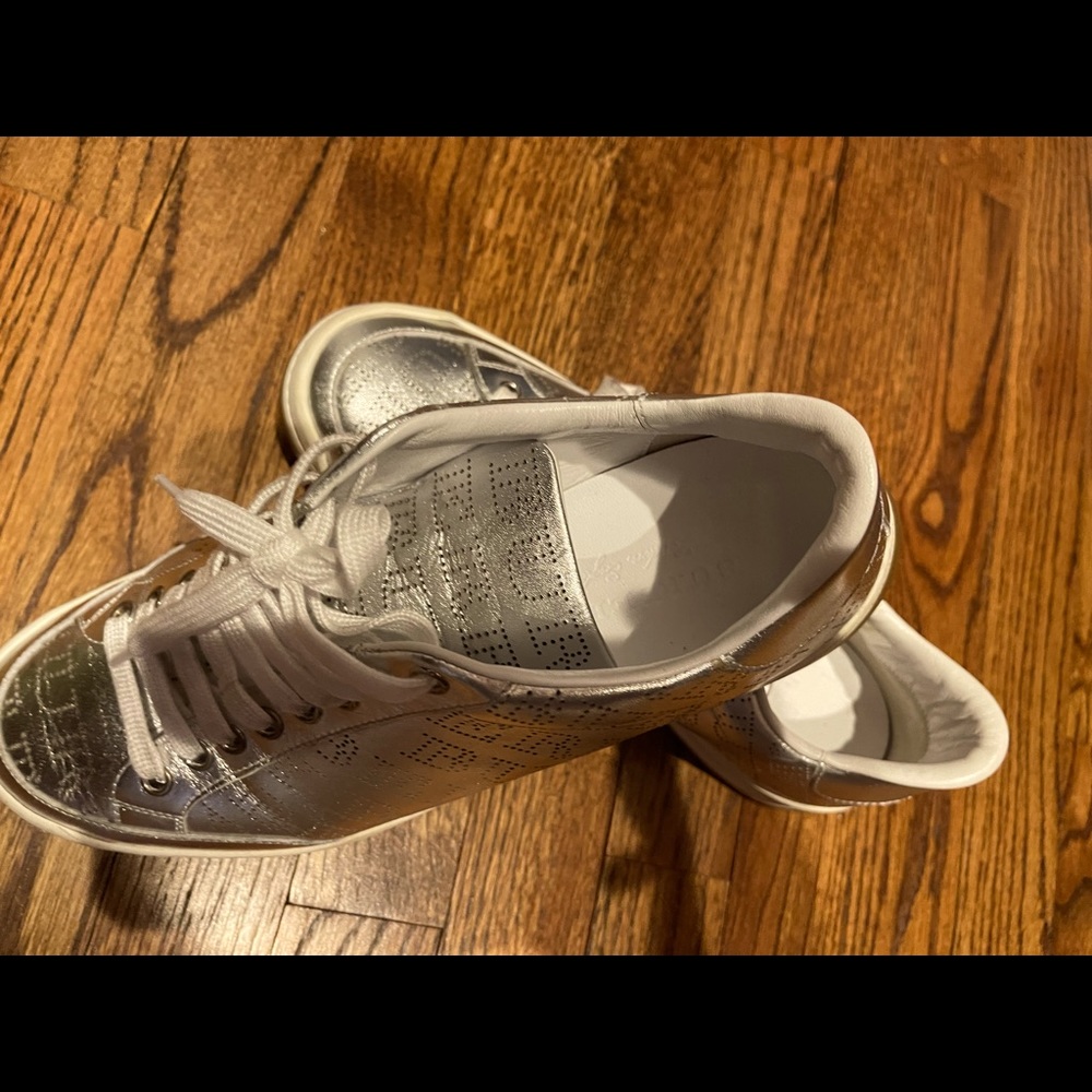 Burberry leather sneakers in great condition! - Picture 4 of 7